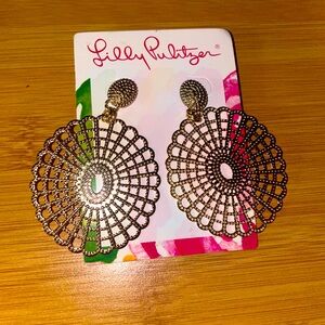 NWT gold Lilly Pulitzer “Lilly Lace Statement Earring”